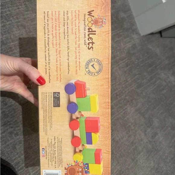 Colorful Stacking Train Set New in Box - Picture 3 of 4